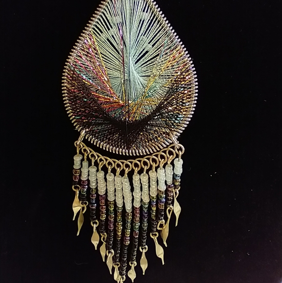 Handcrafted beaded native pattern necklace - Picture 2 of 6